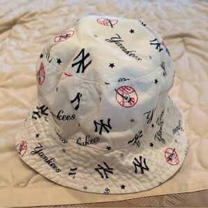 New Era NY Yankees Bucket Hat Toddler White MLB